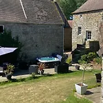 Domaine Des Tours Vauquelin 3*