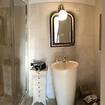 Domaine Des Tours Vauquelin Frühstückspension