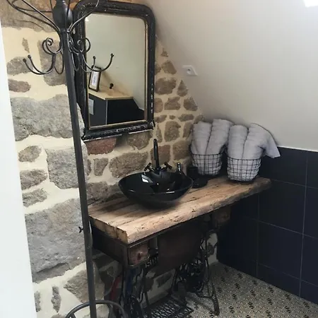 Domaine Des Tours Vauquelin Bed & Breakfast