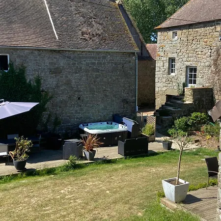 Domaine Des Tours Vauquelin 3*