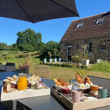 Domaine Des Tours Vauquelin Bed & Breakfast Putanges