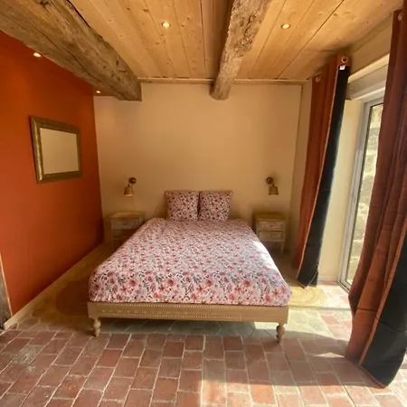 Nocleg ze śniadaniem Domaine Des Tours Vauquelin 3*