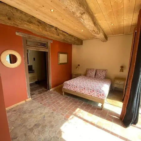 Nocleg ze śniadaniem Domaine Des Tours Vauquelin 3*