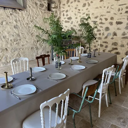Bed & Breakfast Domaine Des Tours Vauquelin