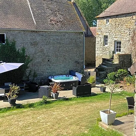 Domaine Des Tours Vauquelin 3*