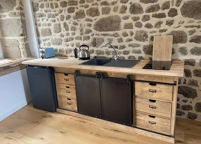 Domaine Des Tours Vauquelin Bed & Breakfast 3*