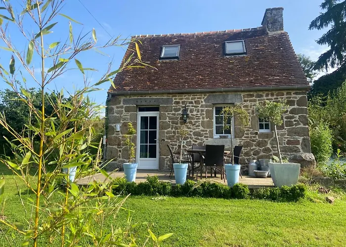 Domaine Des Tours Vauquelin Bed & Breakfast 3*