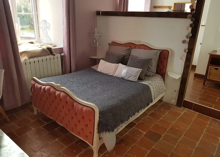 Domaine Des Tours Vauquelin Bed & Breakfast 3*