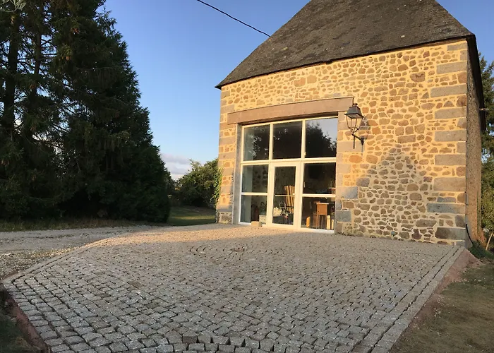 Domaine Des Tours Vauquelin Bed & Breakfast