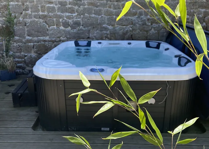 Domaine Des Tours Vauquelin Bed & Breakfast Putanges