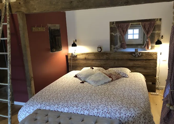 Domaine Des Tours Vauquelin Bed & Breakfast