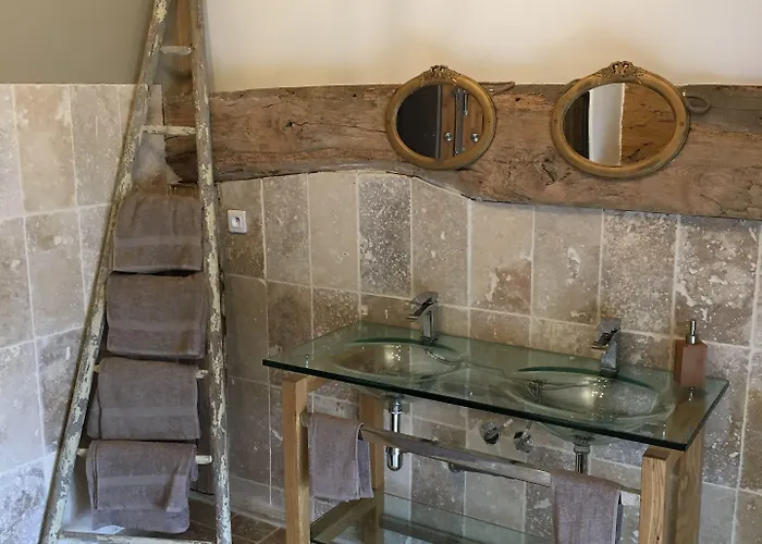 Domaine Des Tours Vauquelin Bed & Breakfast Putanges